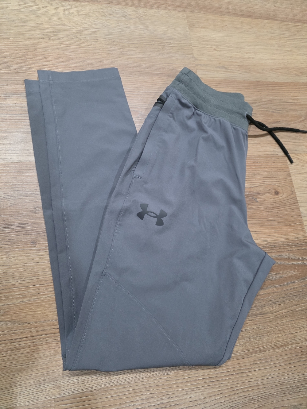 Under Armour Men's Gray Athletic Pants